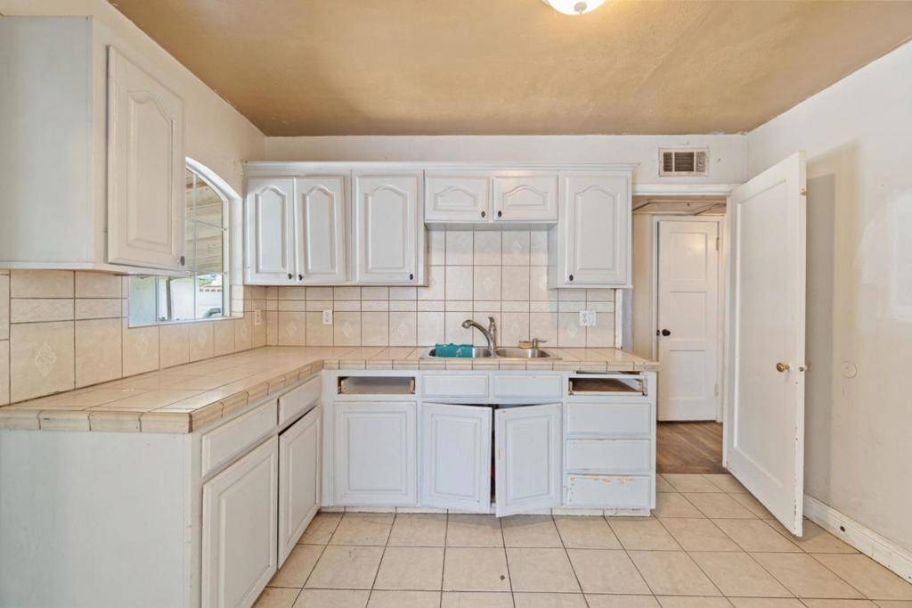 Fresno, CA 93705,1645 W Fountain WAY