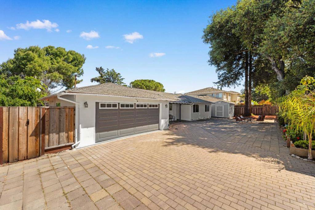 Cupertino, CA 95014,10530 Santa Lucia RD
