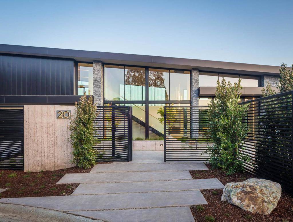 Hillsborough, CA 94010,20 Pine CT