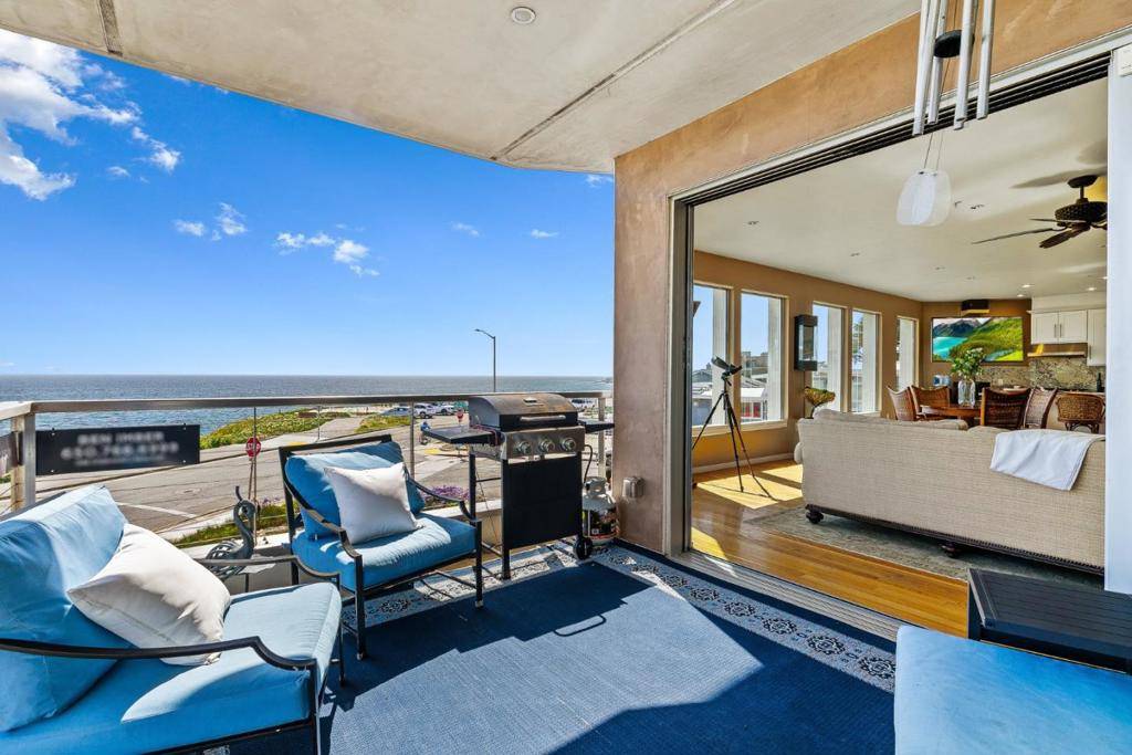 Santa Cruz, CA 95060,890 West Cliff DR #8