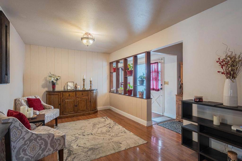 Salinas, CA 93901,335 Palma DR
