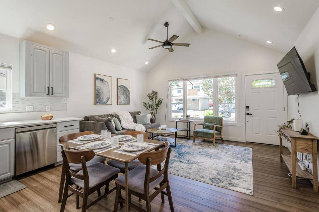 Redwood City, CA 94061,1115 Davis ST