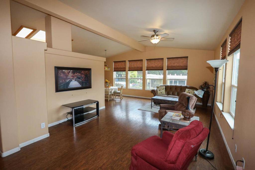 Corralitos, CA 95076,270 Hames RD