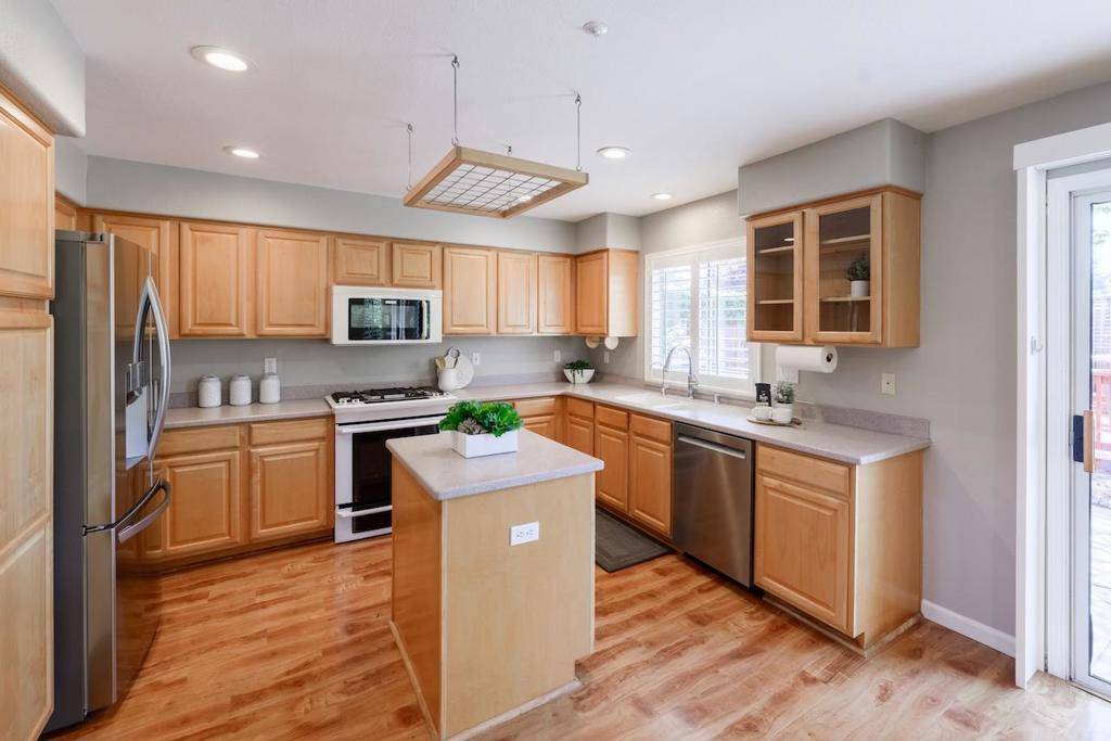 Scotts Valley, CA 95066,141 Navigator DR