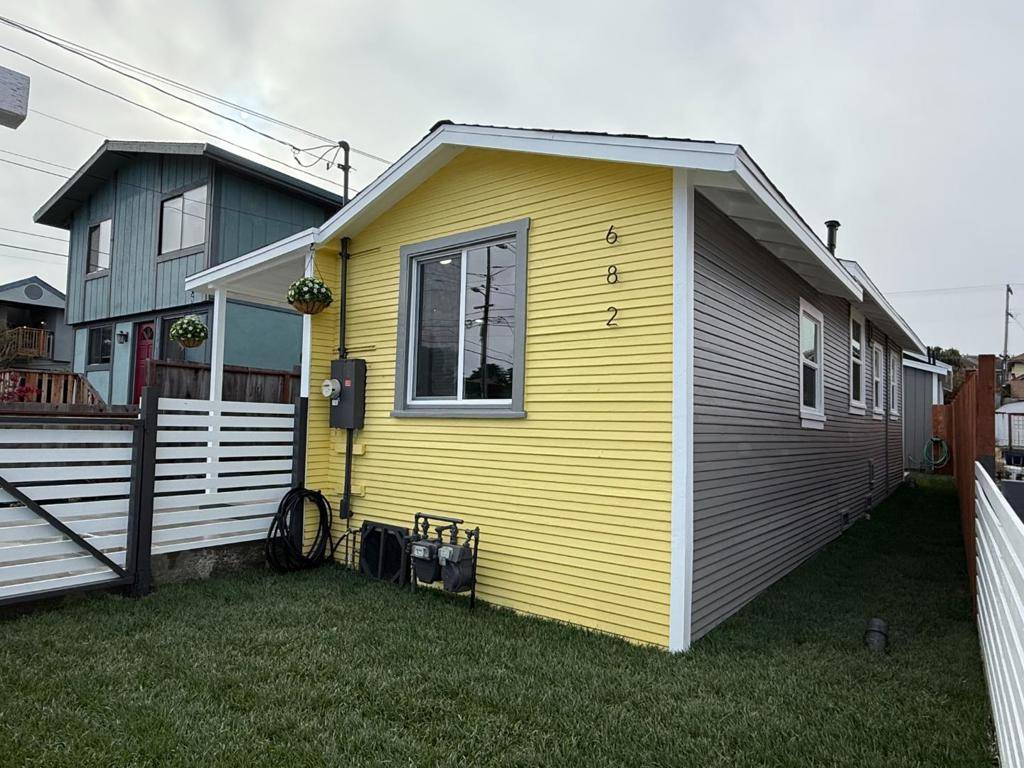 Monterey, CA 93940,684 David AVE