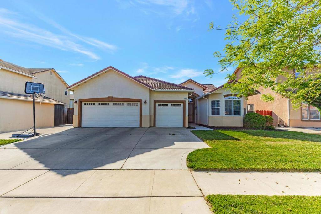 839 S Susan AVE, Kerman, CA 93630