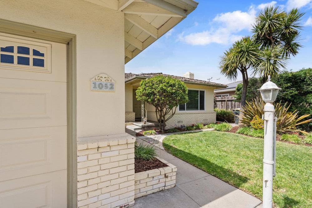 Salinas, CA 93901,1052 San Simeon DR