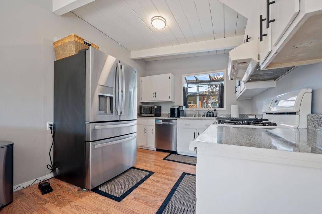 San Mateo, CA 94403,1611 Roberta DR