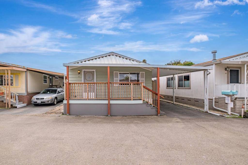 Santa Cruz, CA 95062,998 38th AVE