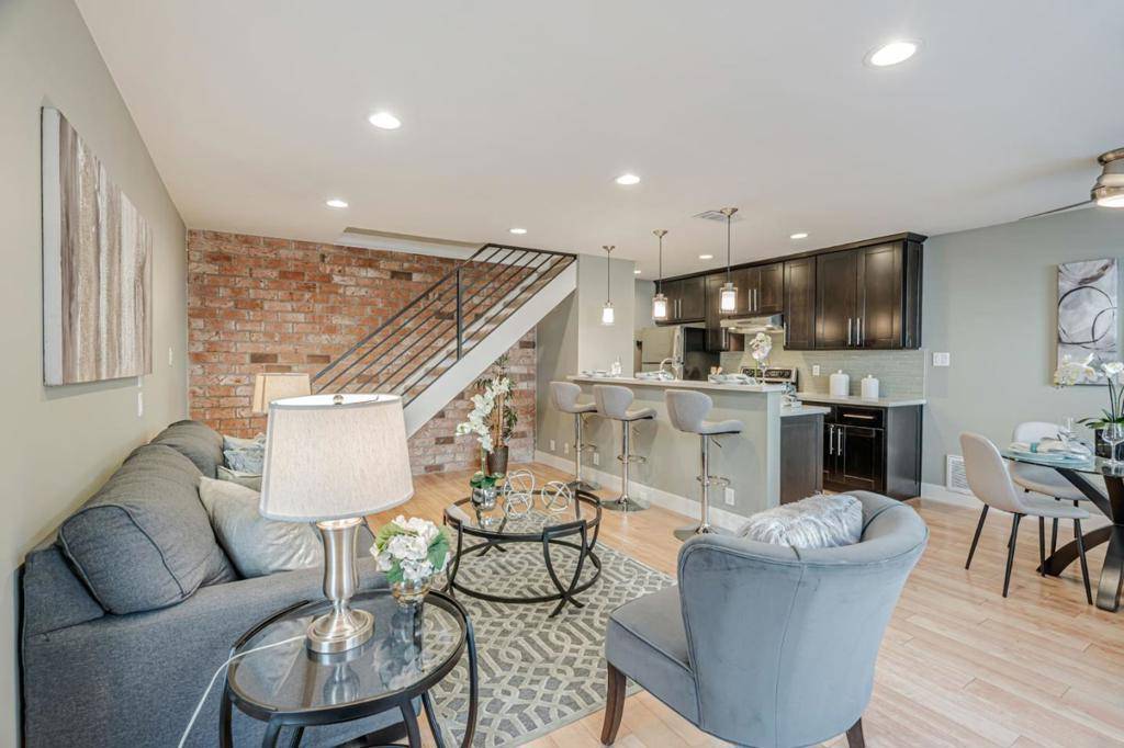 San Jose, CA 95118,1368 Branham LN #2