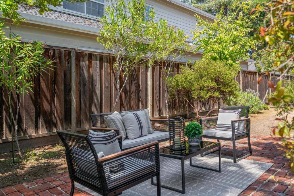 Menlo Park, CA 94025,1230 Crane ST