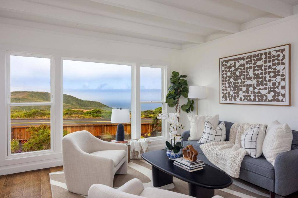 Pacifica, CA 94044,595 Manor DR