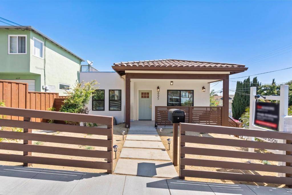 Belmont, CA 94002,895 Laurel AVE
