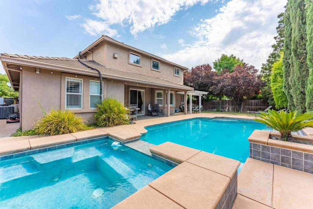2036 Kendall AVE, Modesto, CA 95355