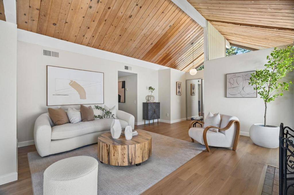 Sunnyvale, CA 94087,855 Brookline DR #H