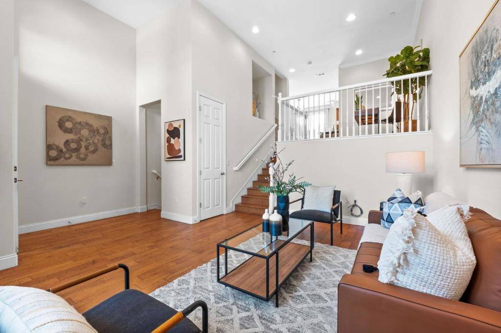 Sunnyvale, CA 94089,423 Paria TER