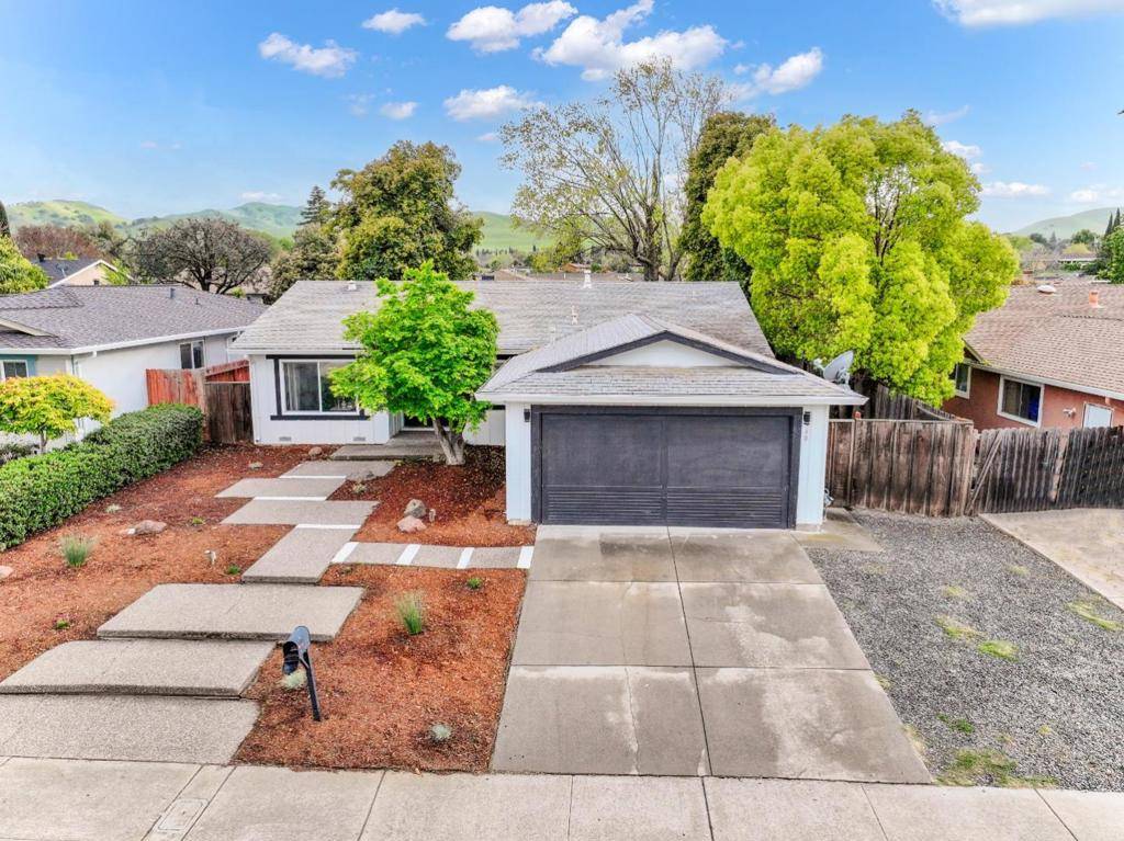 Pittsburg, CA 94565,948 Golden Leaf WAY