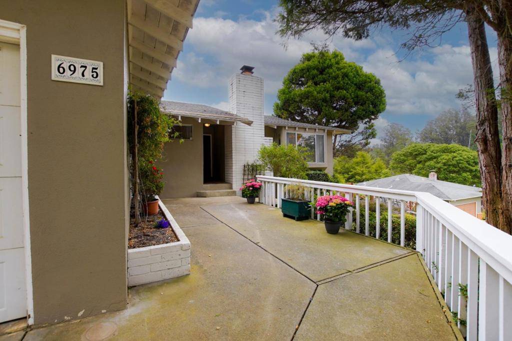 Prunedale, CA 93907,6975 Lakeview DR