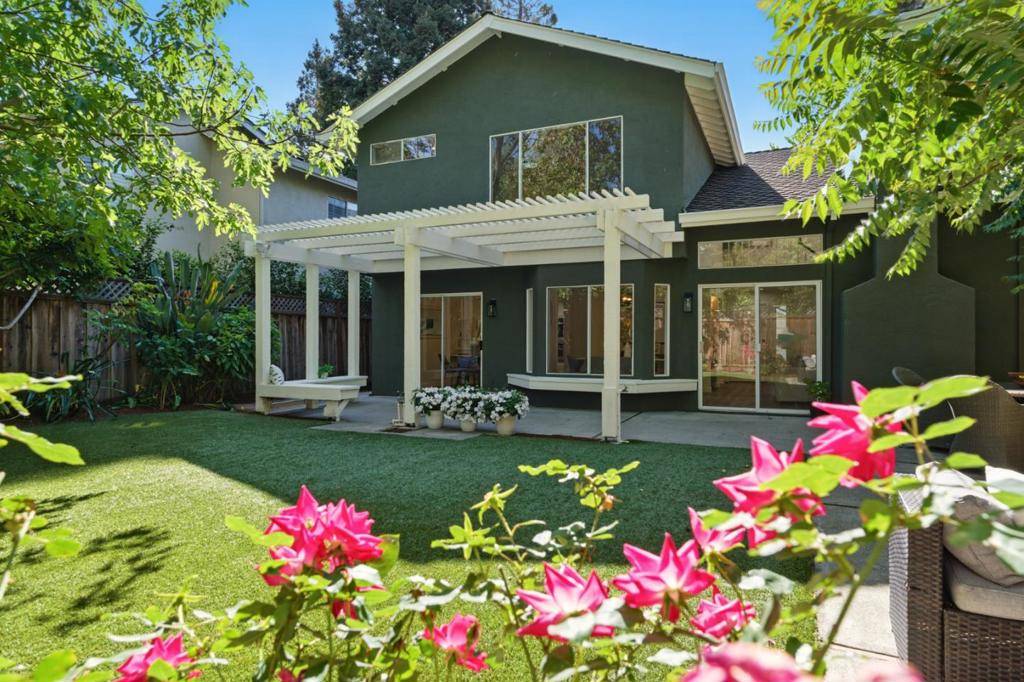 Redwood City, CA 94061,821 Whitehall LN