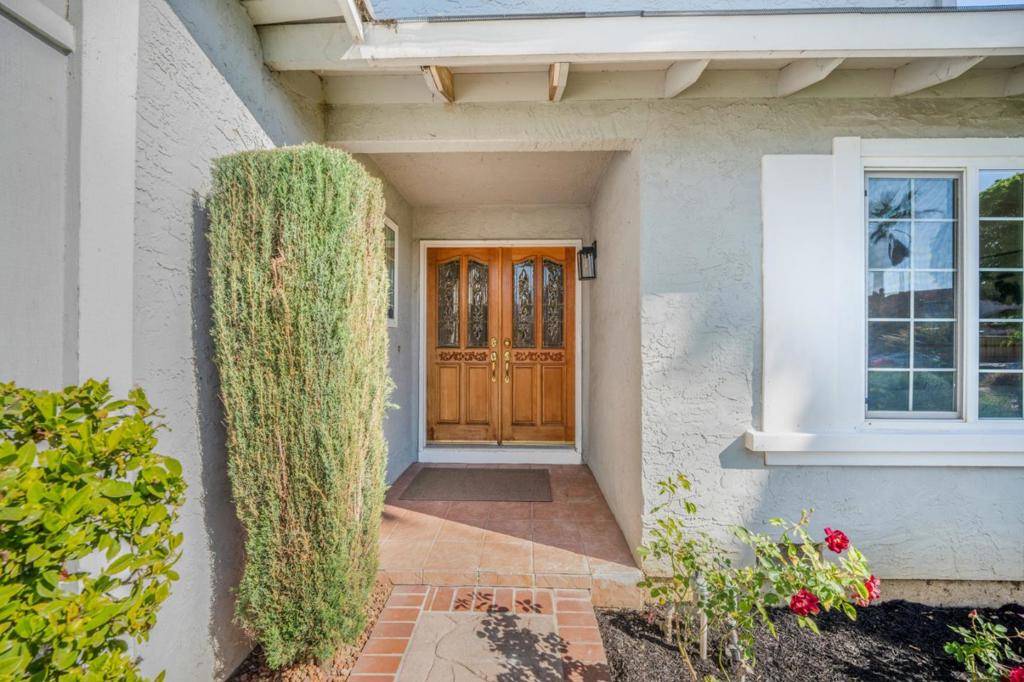 Gilroy, CA 95020,827 Cumberland DR