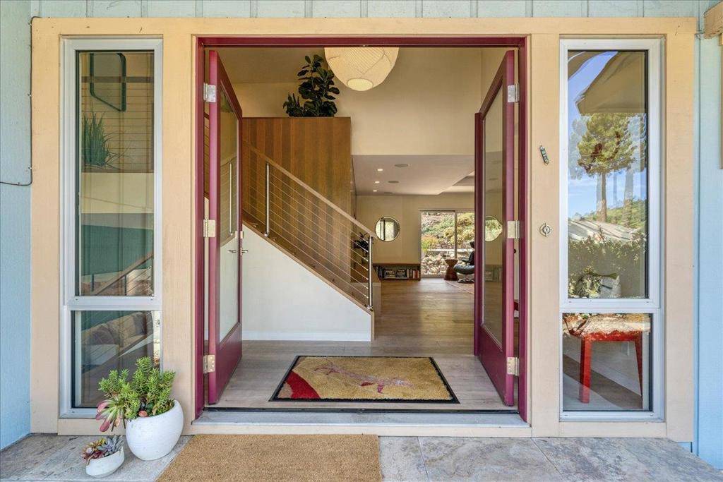 Santa Cruz, CA 95060,111 Esmeralda DR