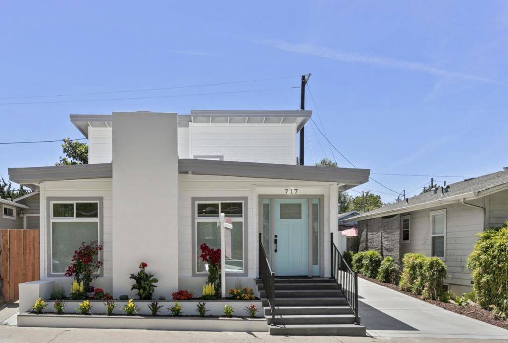 717 Bay AVE, Capitola, CA 95010