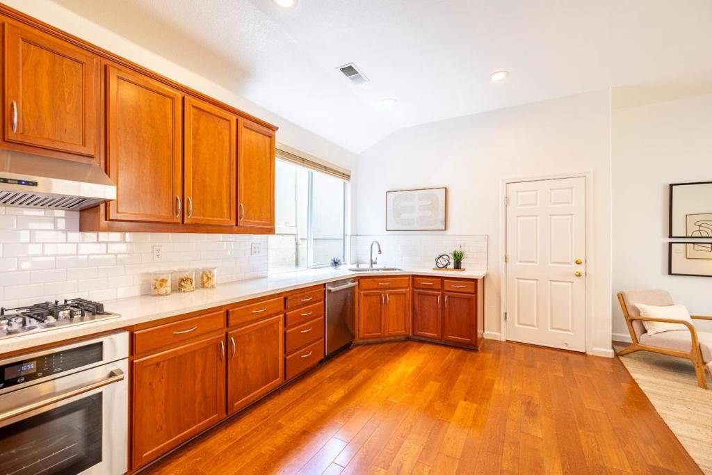 South San Francisco, CA 94080,121 Northcrest DR