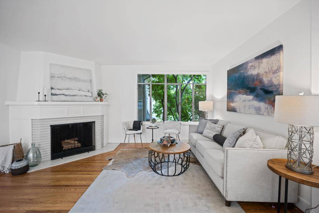 Oakland, CA 94610,212 Lee ST