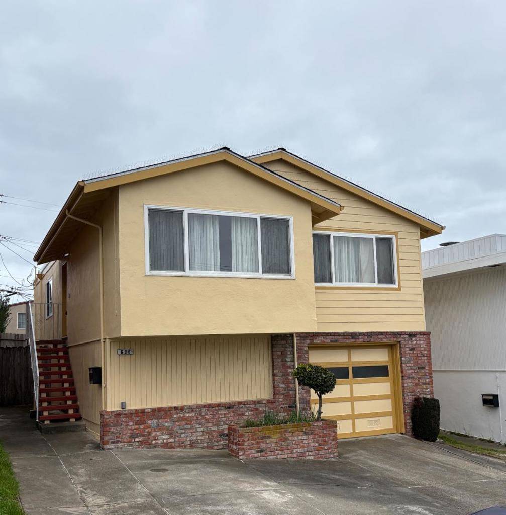 696 Saint Francis BLVD, Daly City, CA 94015