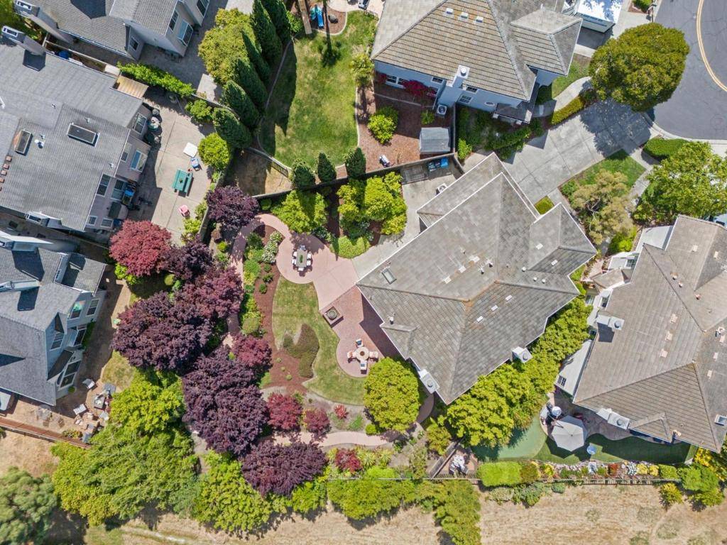 Redwood City, CA 94065,910 Governors Bay DR