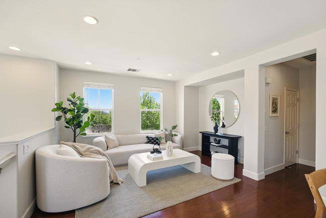 Milpitas, CA 95035,937 Mente Linda LOOP