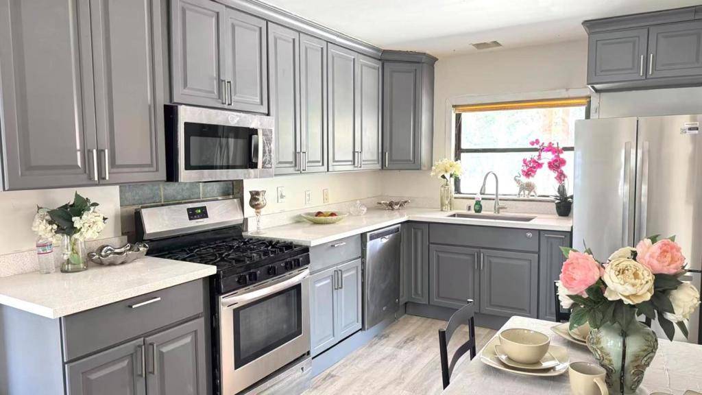 315 Garden ST, East Palo Alto, CA 94303