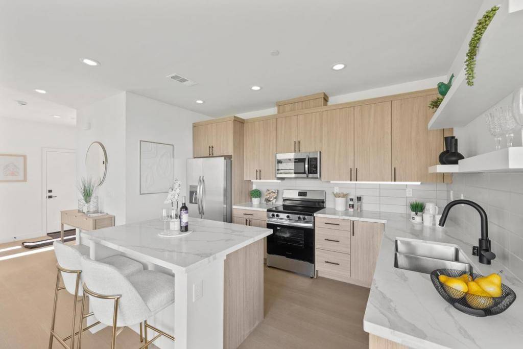 Pacifica, CA 94044,801 Fassler AVE