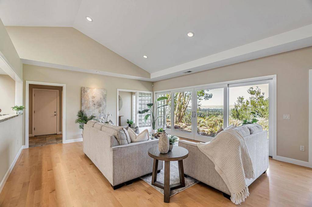 Los Gatos, CA 95032,15010 Larga Vista DR