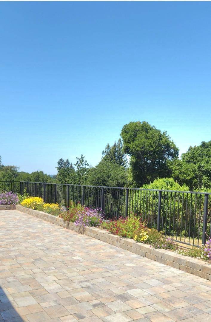 Portola Valley, CA 94028,287 Portola RD