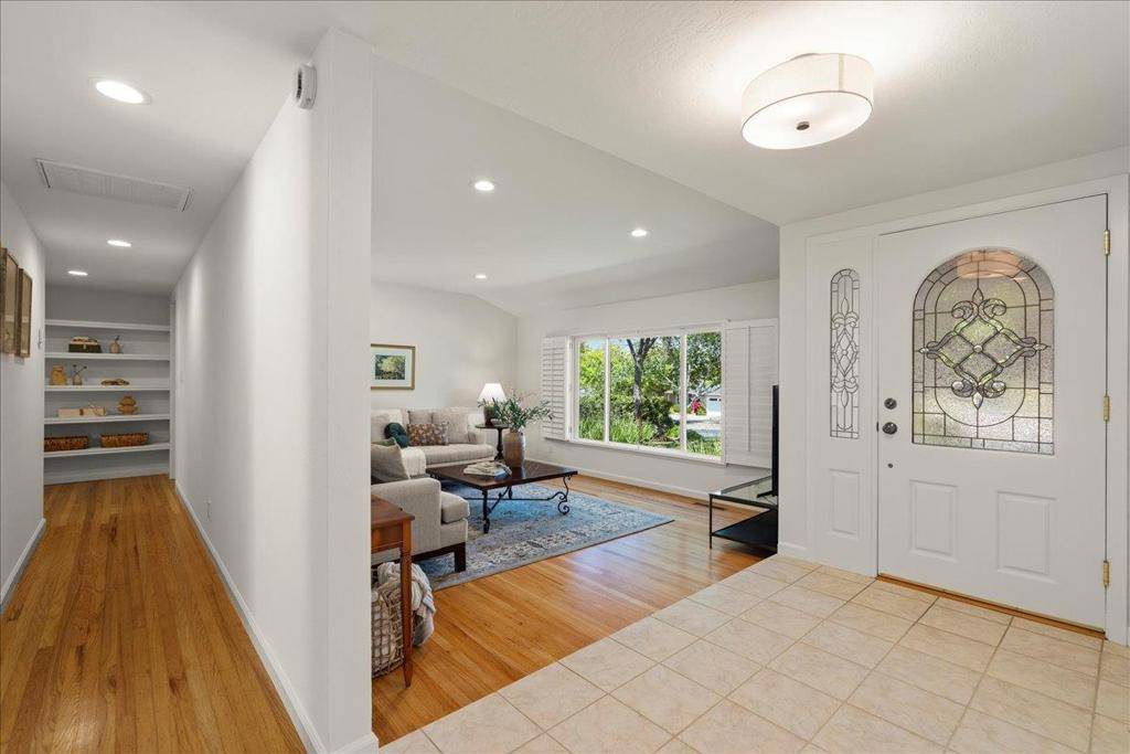 Los Gatos, CA 95032,267 More AVE