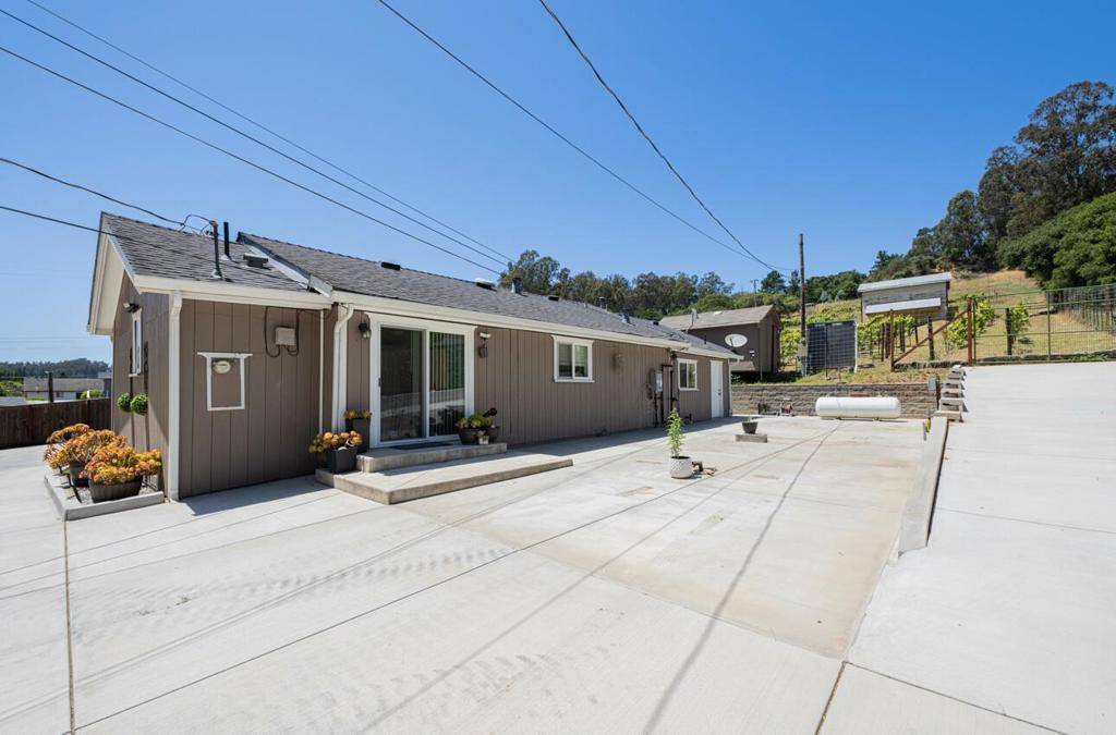 Salinas, CA 93907,489 Paradise RD