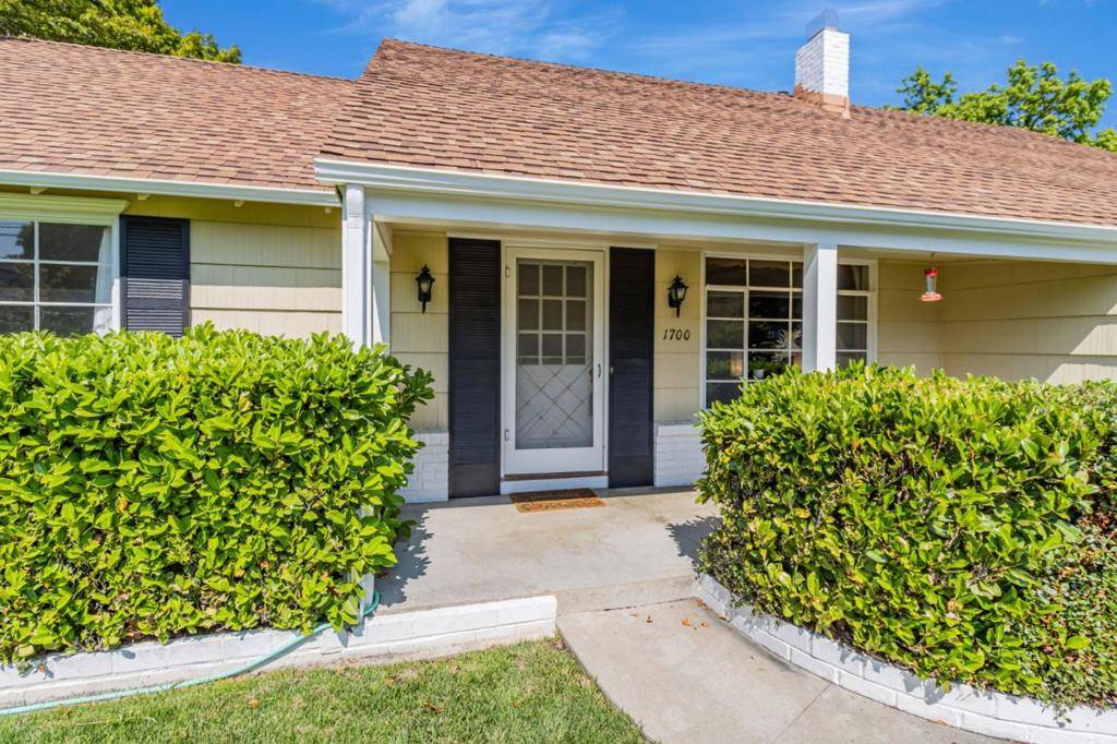 Los Altos, CA 94024,1700 Parkhills AVE