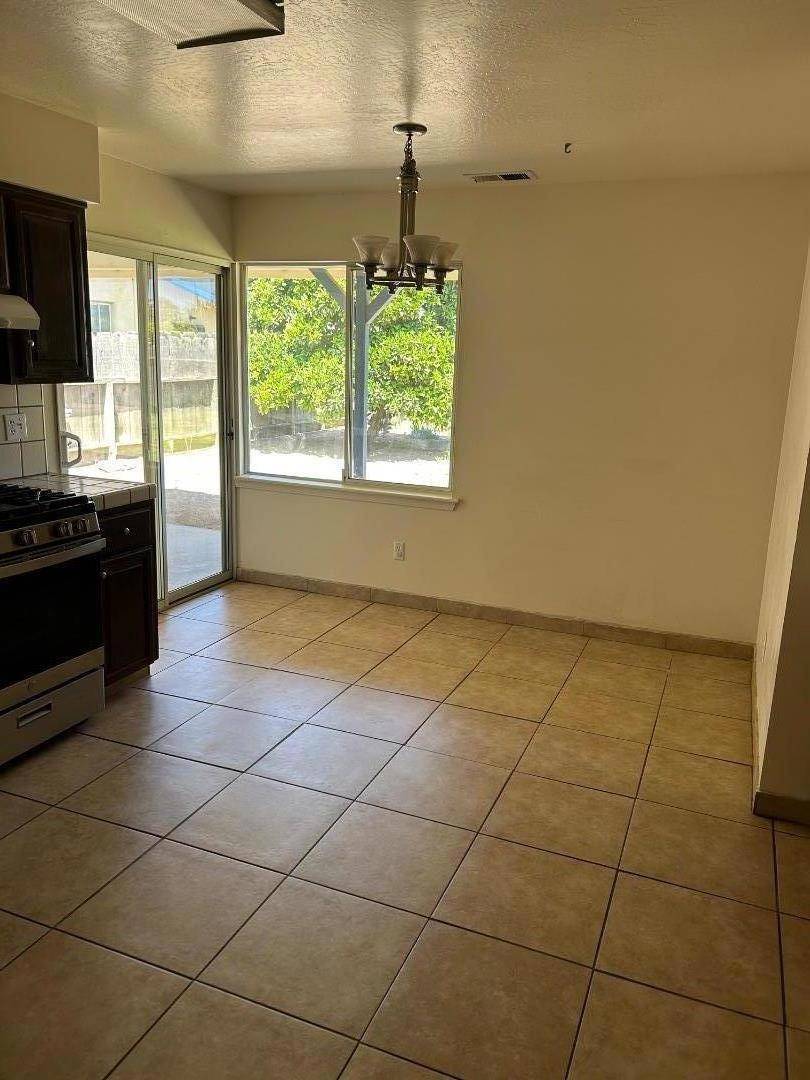 Greenfield, CA 93927,614 Apple AVE