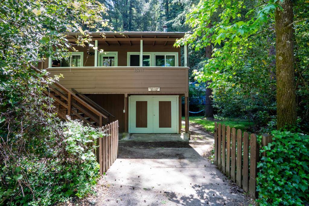 10711 Grays CT, Forestville, CA 95436