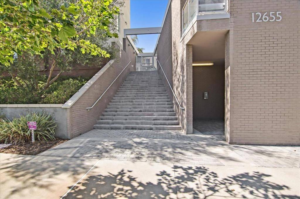 CA 90094,12655 Bluff Creek DR #327
