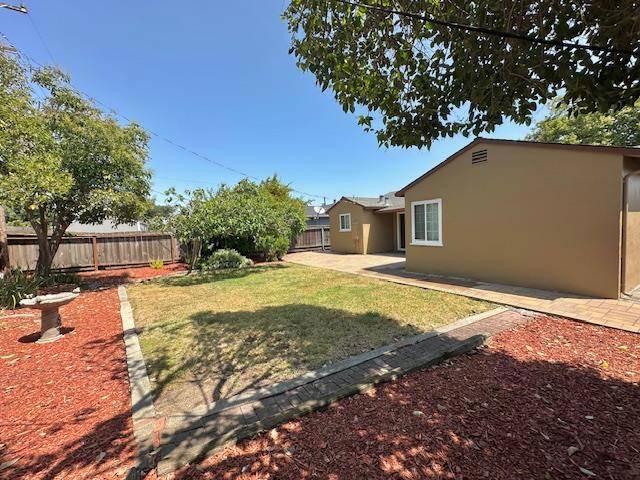 San Mateo, CA 94403,3920 Branson DR