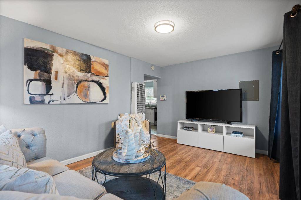 1827 102nd AVE, Oakland, CA 94603