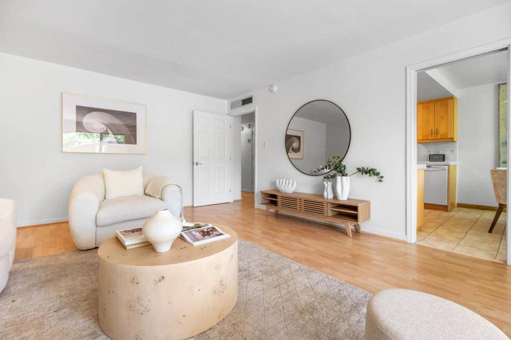 Menlo Park, CA 94025,2361 Sharon RD