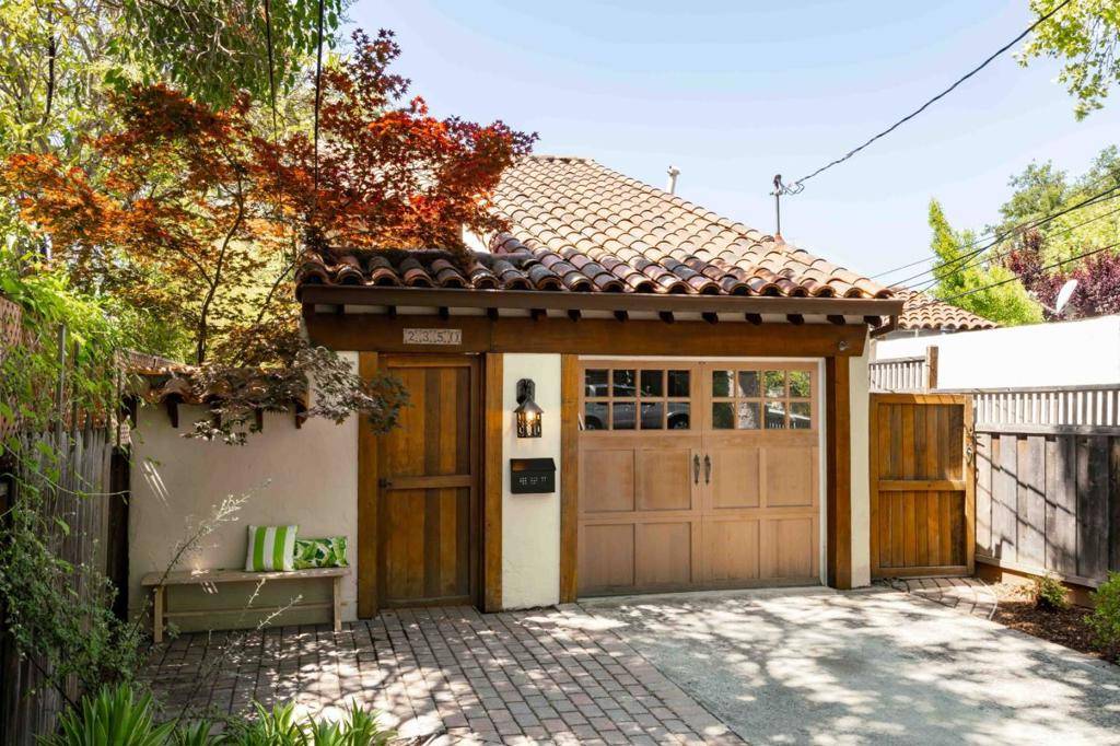2350 Harvard ST, Palo Alto, CA 94306