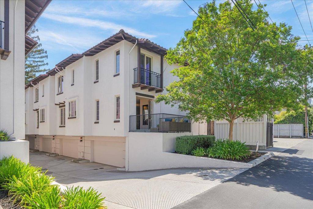 Los Altos, CA 94022,522 Tyndall ST