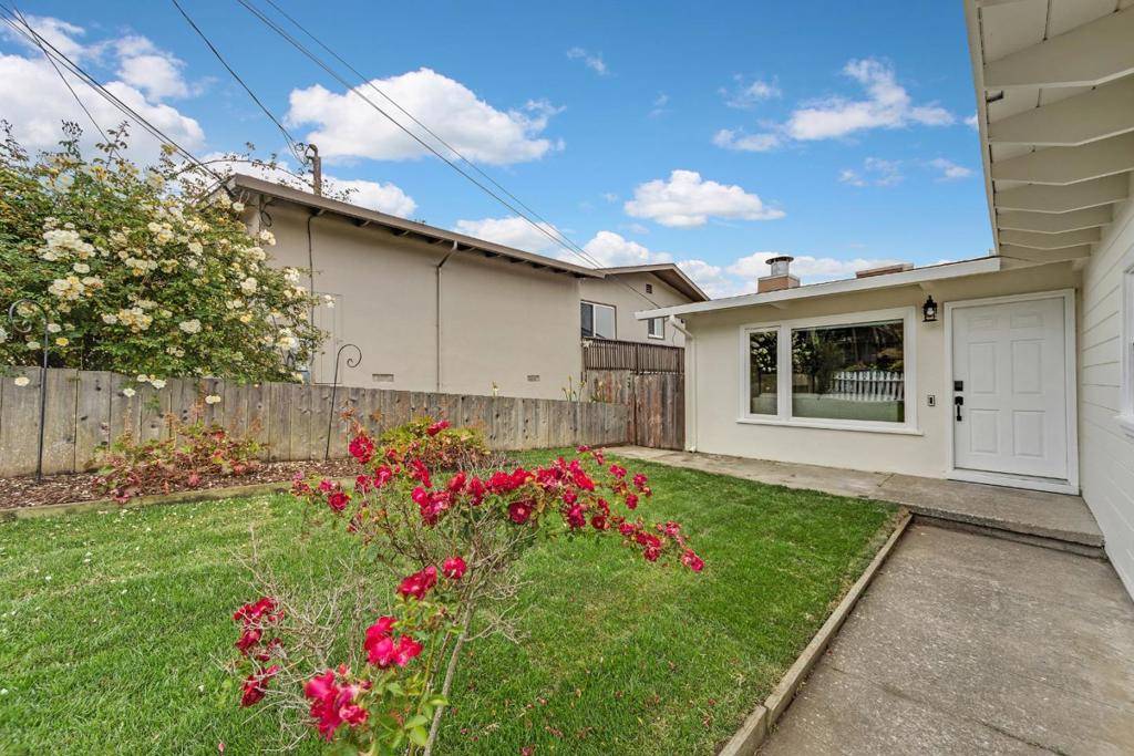 Pacifica, CA 94044,831 Edgemar AVE