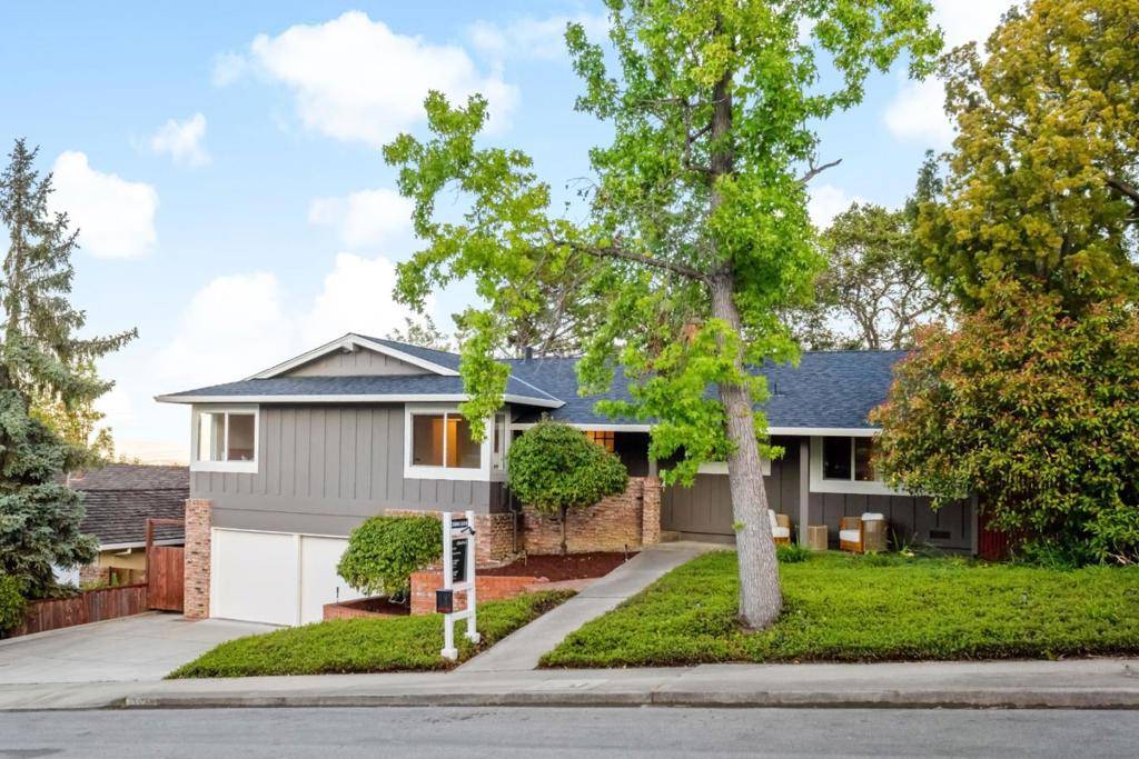 Redwood City, CA 94061,3831 Vineyard DR