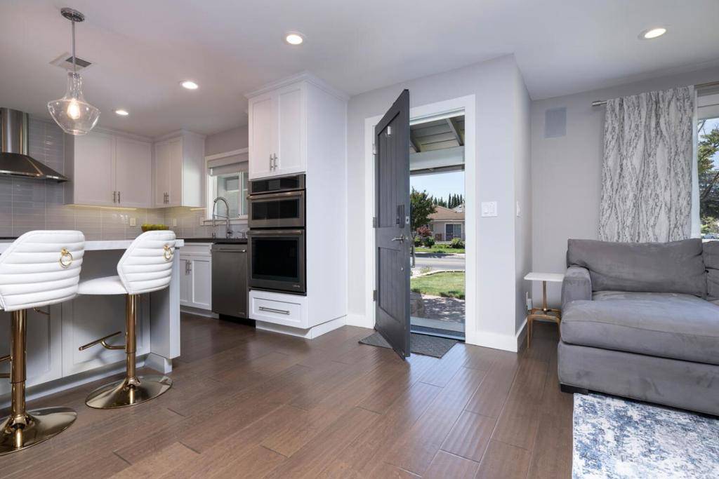 San Jose, CA 95136,4904 Barron Park DR