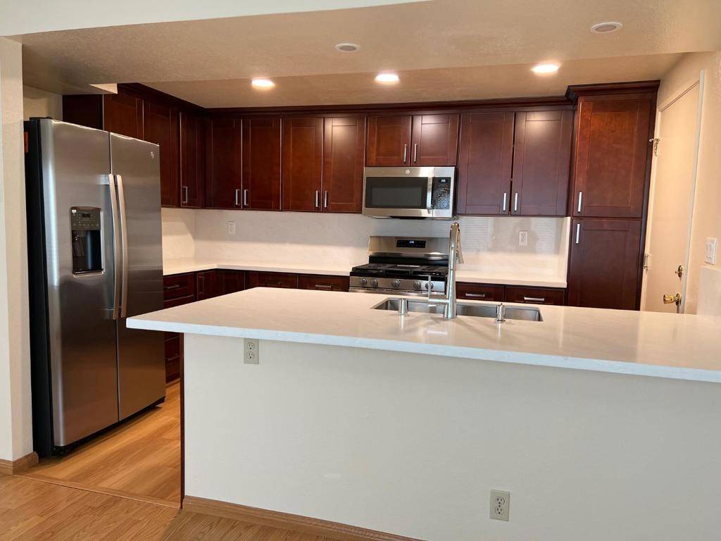 South San Francisco, CA 94080,82 Crown CIR